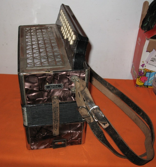 Accordion Hohner Club II Three Row Button Box In Key C/F Other Edmonton Kijiji