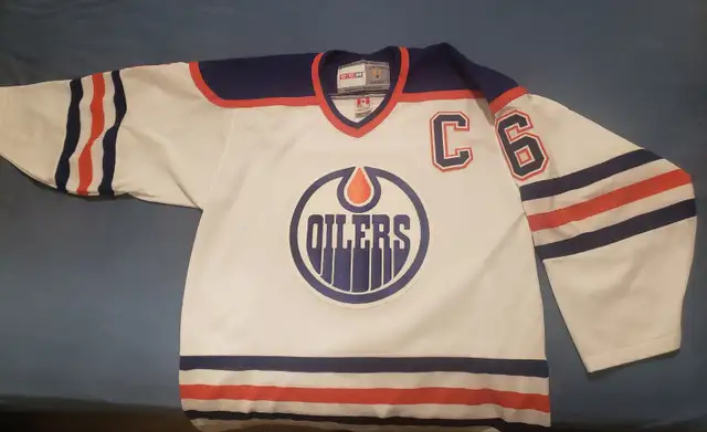 EDMONTON OILERS CCM CUSTOMIZED JERSEY FORSALE! $80 O.B.O in Hockey in Oshawa / Durham Region - Image 2