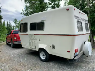 1976 Bigfoot B17 Single Axle Travel Trailer Classic 1976 Bigfoot B17 fiberglass trailer with lots of...