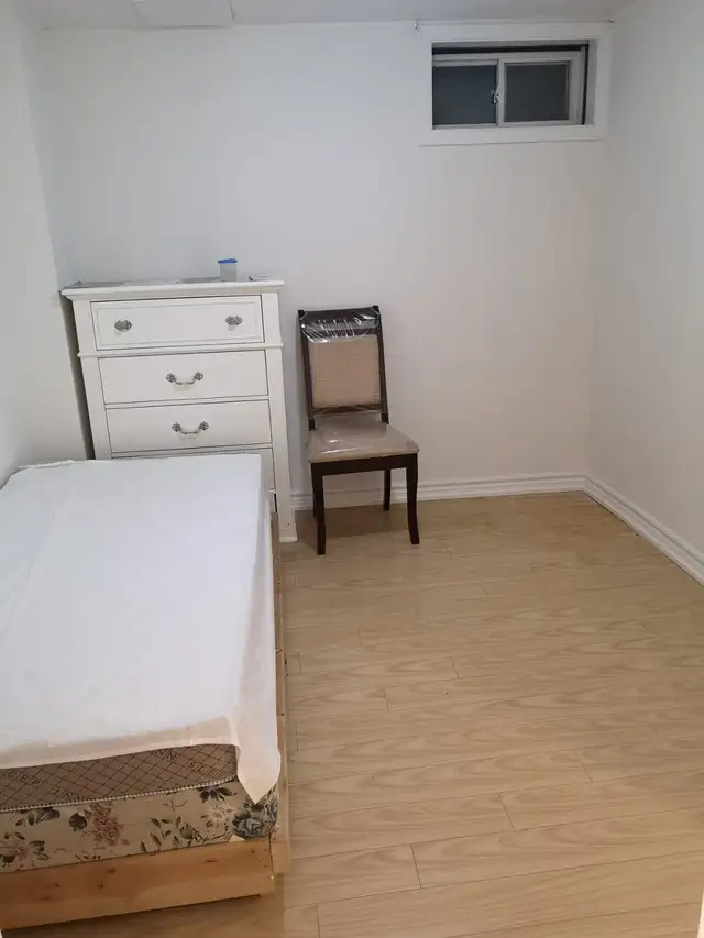 Room with Private Bathroom near Erindale GO