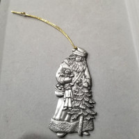 (Vintage) Avon 1993 Father Christmas Pewter Ornament  
