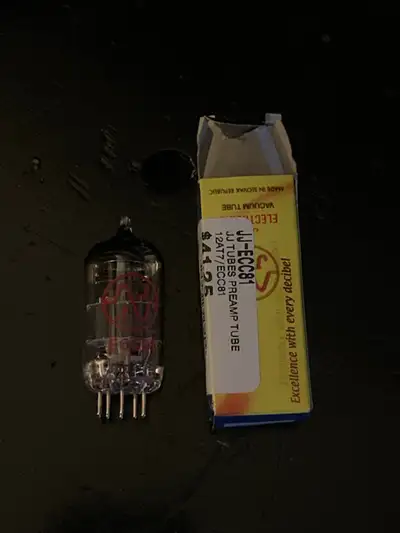 JJ-ECC81/12AT7 Brand new Bought it to fix my amp, but it didn’t