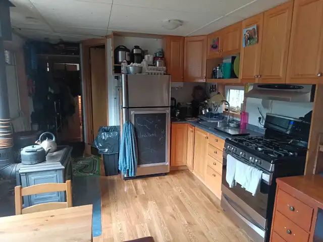 2007 Wellsite Trailer - Fully Offgrid,  Solar system in Other in Fort St. John - Image 4