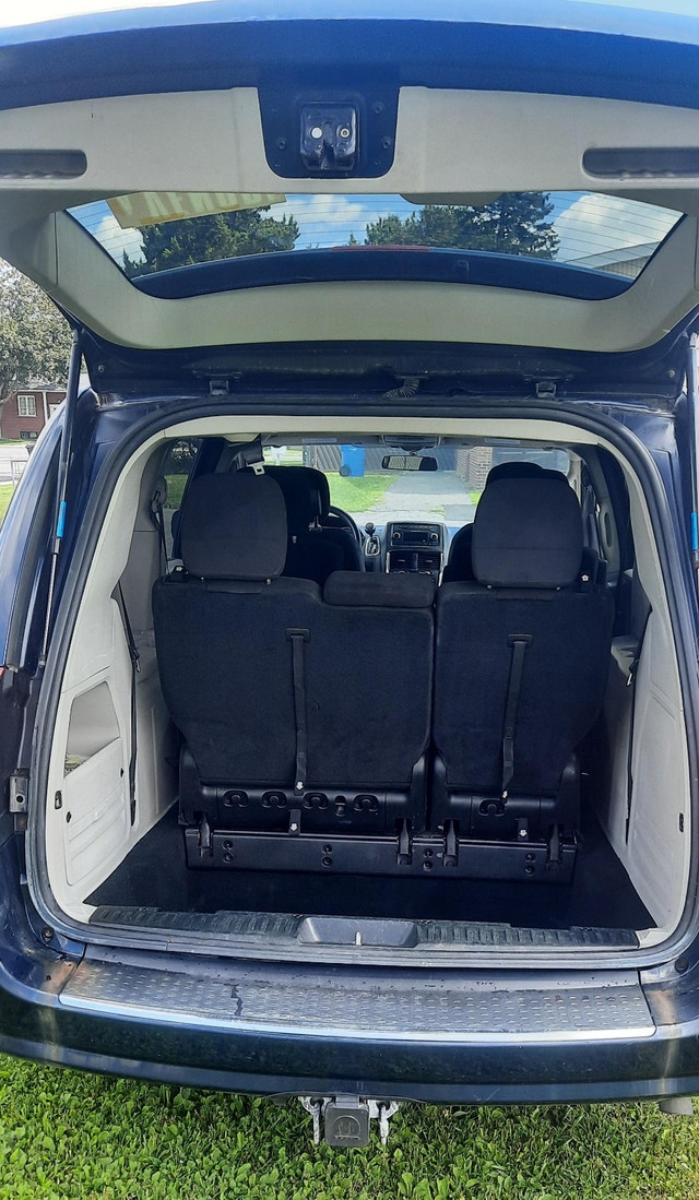 2014 Dodge Grand Caravan SXT Stow&Go avec Towing — photo 4