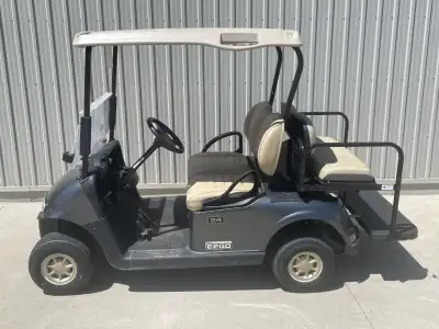 2018 Charcoal EZGO RXV Electric Golf Cart with lithium batteries. Lights, reducer and rearseat. U#11...