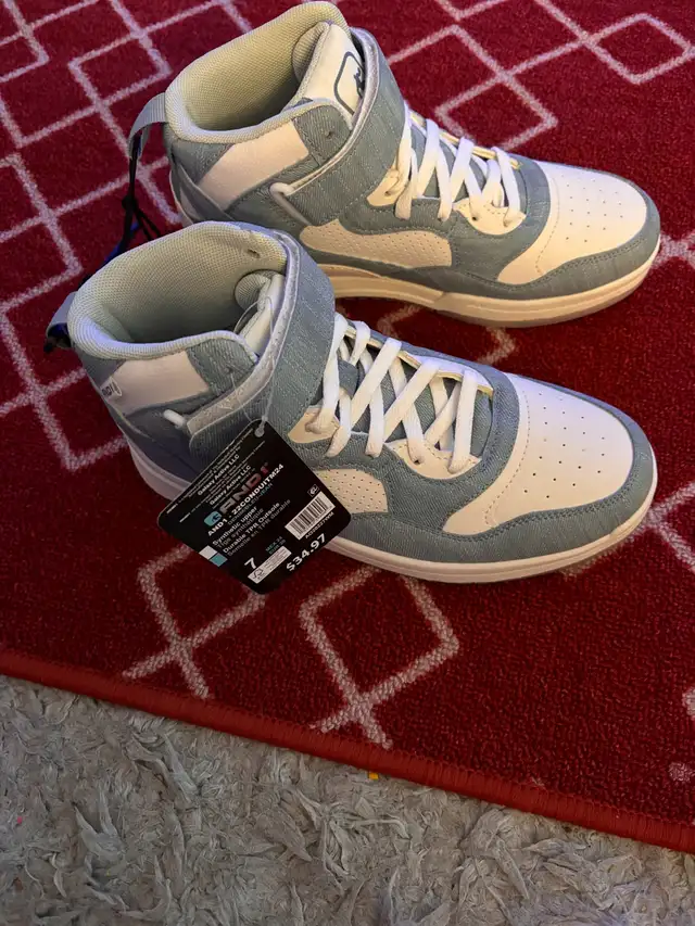 Boys shoes size 7 in Kids & Youth in Mississauga / Peel Region - Image 3