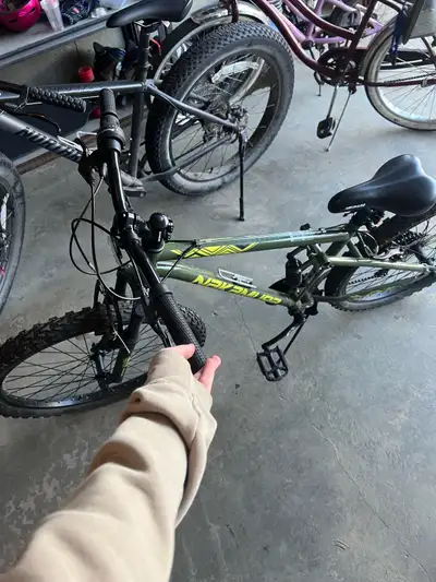 Very good kids mountain bike in pristine condition and barely used. I bought brand new from sportche...