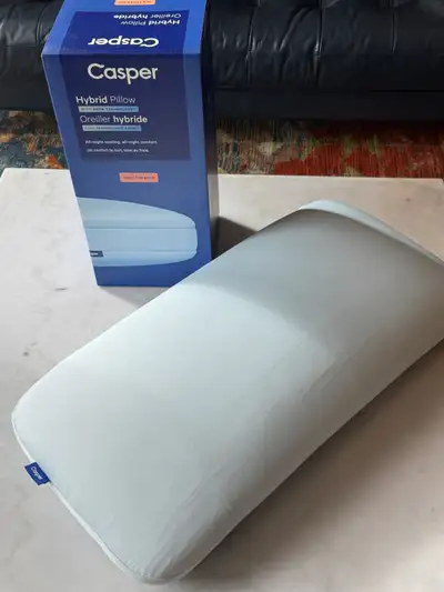 Casper Hybrid Pillow with Snow Technology- King Size - Like new, View more