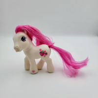 My Little Pony Strawberry Swirl 2002 G3 MLP Hasbro White Pink To