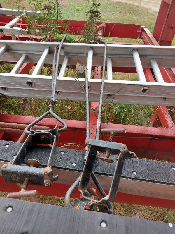 24 foot poles and pump jacks Ladders & Scaffolding North Bay Kijiji