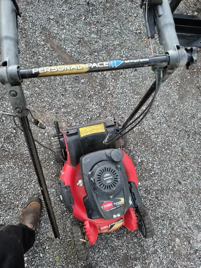 HONDA TORO PERSONAL PACE lawn mower GCV 160 FOR PARTS OR REPAIR - working but cracked handle arm and...