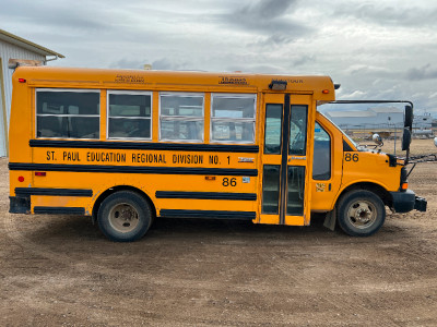 2013 Chev 22 Passenger School Bus