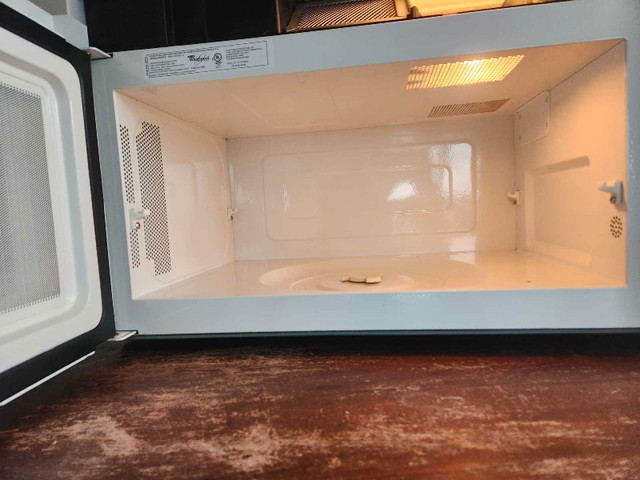Whirlpool Microwave (cosmetic ware, works great) in Microwaves & Cookers in Cole Harbour - Image 3