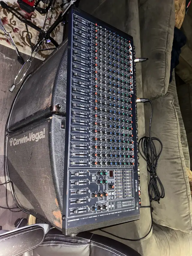 PA BUNDLE in Speakers in Markham / York Region - Image 2