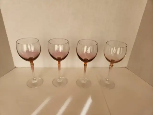 STEMMED WINE GLASSES in Kitchen & Dining Wares in Mississauga / Peel Region - Image 2