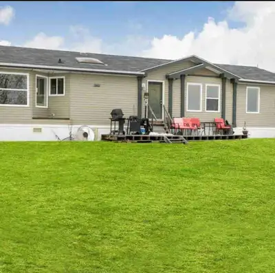 For Rent: Charming 4-Bedroom Home on 40 Acres with Creek!