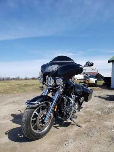 2005 Midnight Roadstar 1700cc, Mustang seat, Rinehart exhaust, loud and sounds great, stereo, purple...