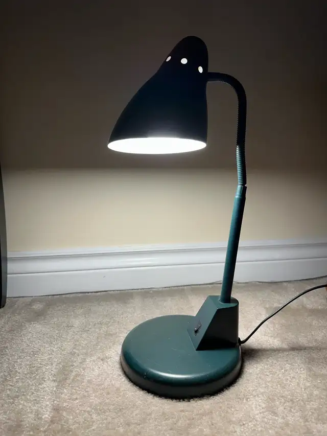 Lamp - Vintage Retro Style - Desk Lamp in Indoor Lighting & Fans in City of Toronto - Image 2