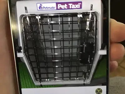 Jvend petite cage tramport soi chien ou chat j’demande $30 Très propre