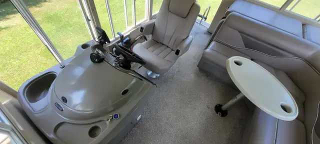 20'PONTOON HOUSE BOAT-50HP YAMAHA 4STROKE-TRAILER OPTIONAL $3000 in Powerboats & Motorboats in Brantford - Image 10