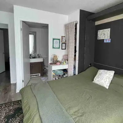Rooms in my downtown modern furnished condo 2 + 1 bed, 2 bath, available from 6 August If you are a...