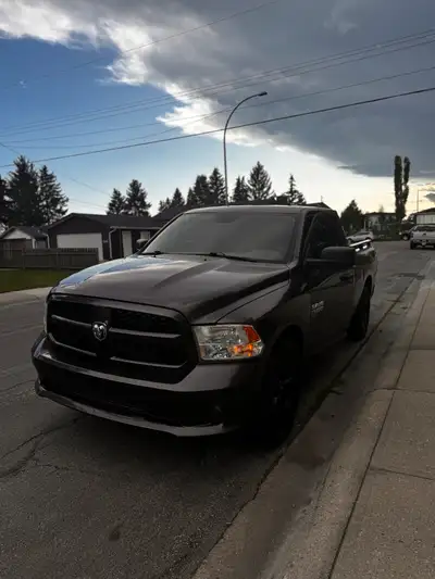 Selling 2019 Ram 1500 Classic 3.6L V6 edition Active status Rear view cameras Very good condition Ma...