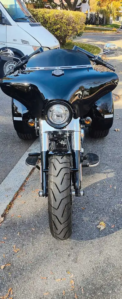 Bon bicycle, 1450cc, vrai millage 6000km prouvé par dealer, Mikuni carb, screaming eagle module, bea...