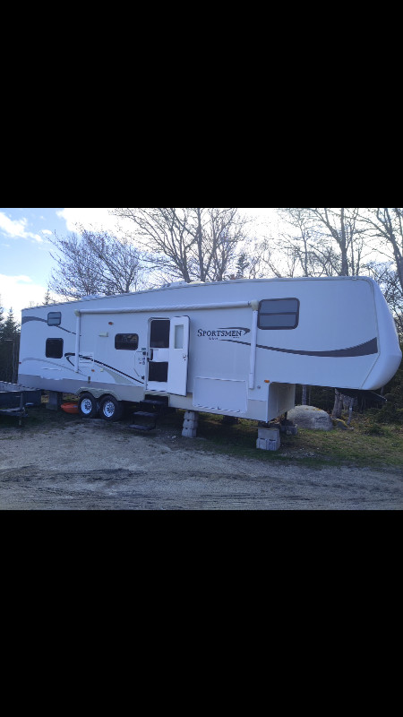 2008 sportsmen camper in Travel Trailers & Campers in Yarmouth
