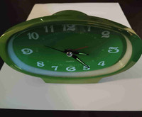 Vintage Quartz Desktop Clock Green