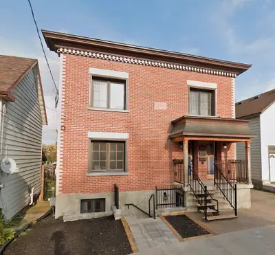 Beautiful three bedroom, 1 bath apartment in downtown Kingston