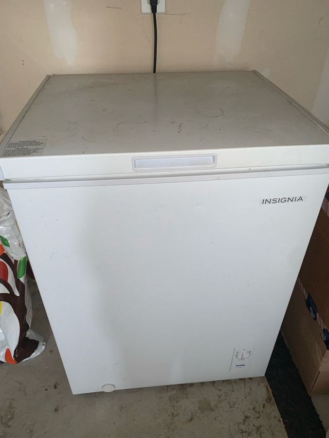Insignia 5.0 Cu. Ft. Garage Ready Chest Freezer in Freezers in Barrie