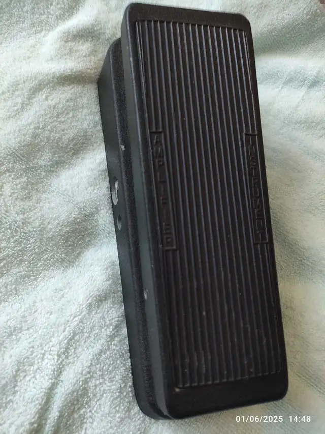 Dunlop GCB-85 Cry Baby Standard Wah pedal in Amps & Pedals in Mississauga / Peel Region - Image 4