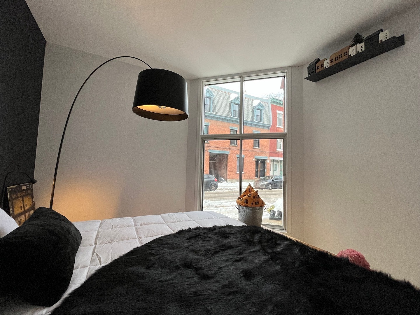 Fully Furnished 1-Bedroom Apartment for Rent | Downtown Montreal — photo 3