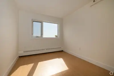 One room in a 2bhk apartment is available in Quinpool tower including all the utilities. Inside laun...