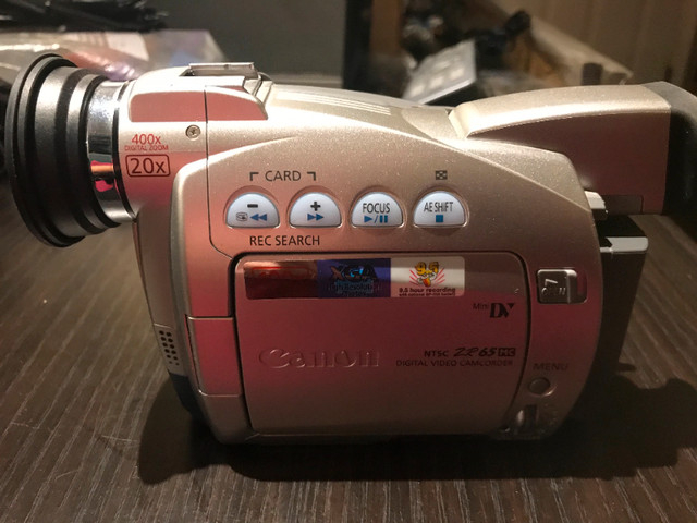 Canon - ZR65 ZR 65 MC MiniDv Stereo NTSC Camcorder in Cameras & Camcorders in Burnaby/New Westminster