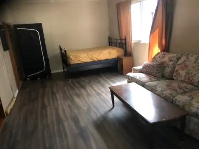Big room for rent in Downtown Edmonton.