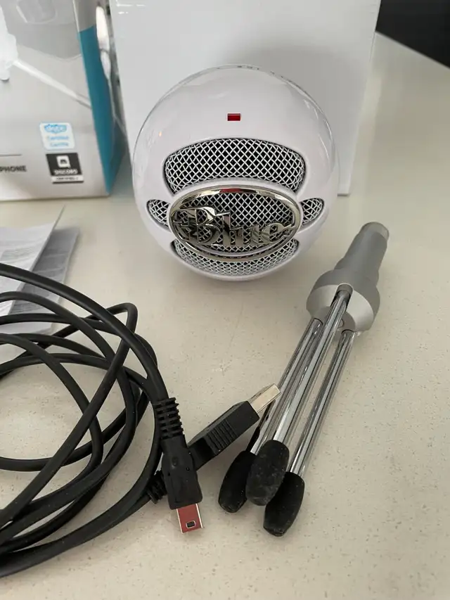 Blue “Snowball Ice” USB Microphone- New in Speakers, Headsets & Mics in London - Image 3