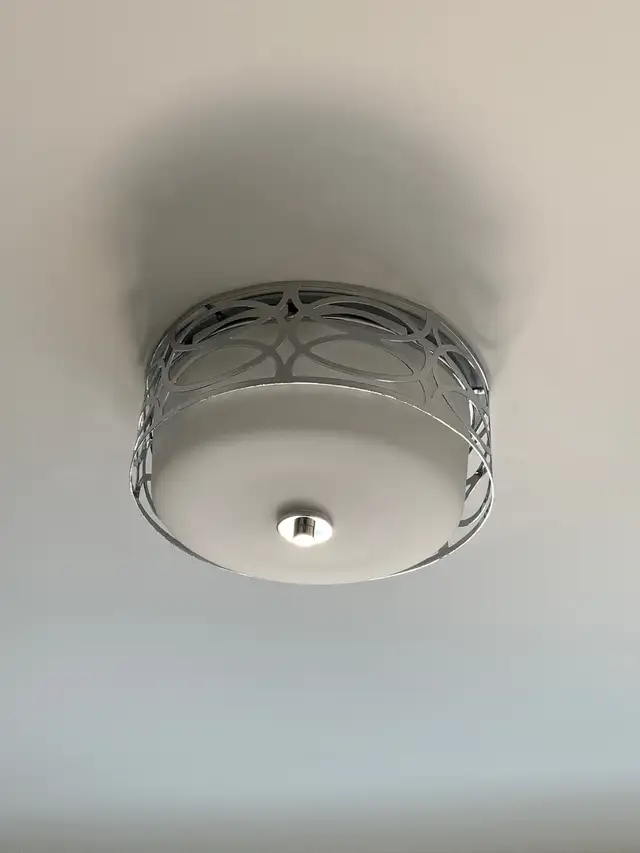 12” Flush Mount Ceiling Light in Indoor Lighting & Fans in Owen Sound - Image 3