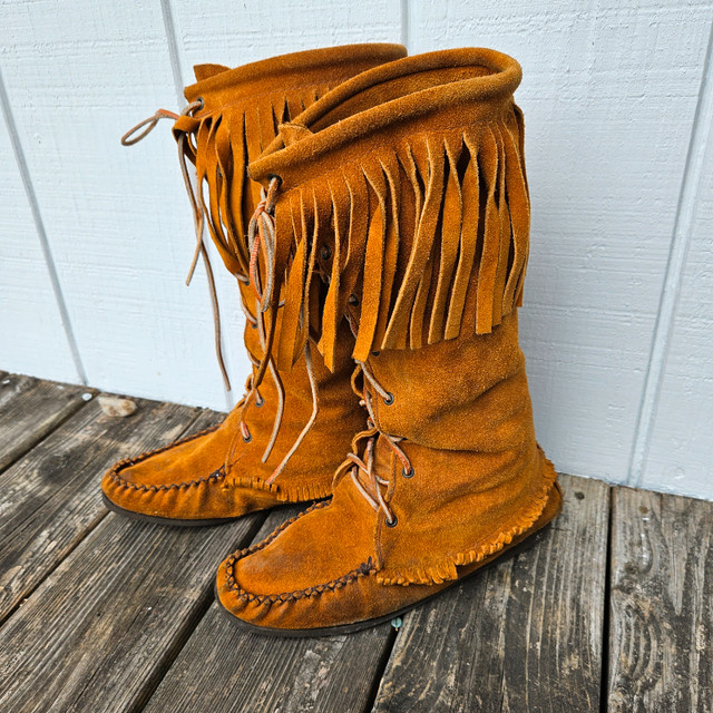INDIGENOUS CANADIAN CALF-HIGH MOCCASIN BOOTS in Women's - Shoes in Barrie - Image 3