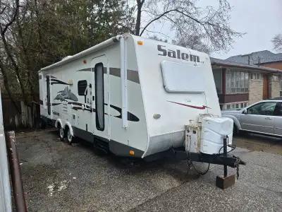 Selling my camper Travel Trailer 28Ft Works Perfect! 20ft electric push button awning / canopy Weigh...