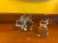 Like New Set of 2 Rabbit Bunnies Glass Figures Paperweights