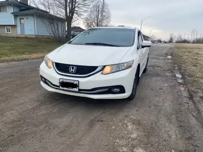 Honda Civic Touring, 2015 for sale. 259,000 Km. Vehicle runs well. There are no engine lights. Black...