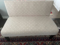 2 Seat Accent Bench/Loveseat in Excellent Condition