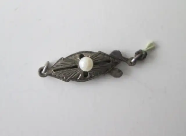 Sterling Silver and Pearl Necklace Clasp in Jewellery & Watches in City of Montréal - Image 2