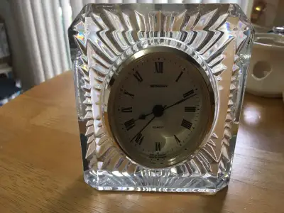 Staiger Quartz clock (made in Germany) in Starburst French lead crystal. Requires new type N "LR1" 1...