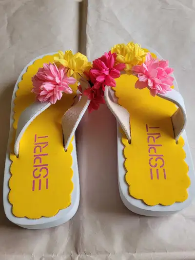 Esprit floral flip flop, View more