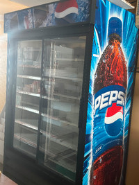 Frigo Pepsi pour dépanneur