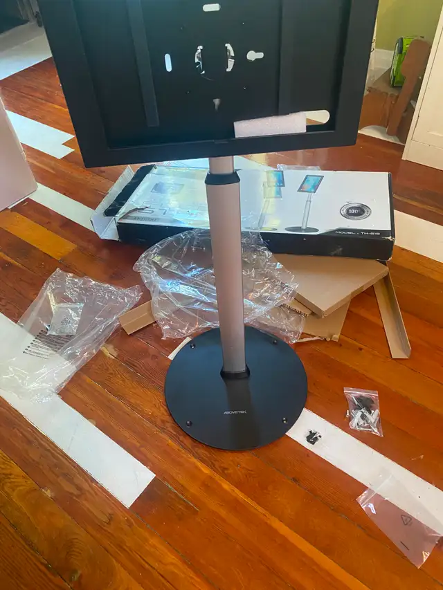 Tablet Floor Stand, Anti-Theft brand new in Security Systems in Hamilton - Image 3