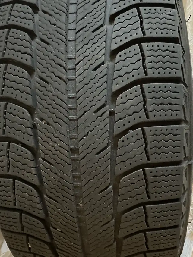 4 winter tires 17” with rims in Cars & Trucks in Ottawa - Image 3