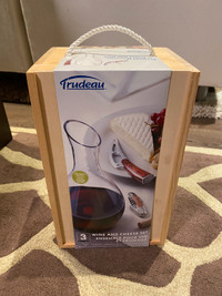 Trudeau wine & cheese gift set